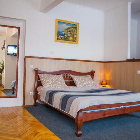 Art Apartment Ternopil Exterior photo