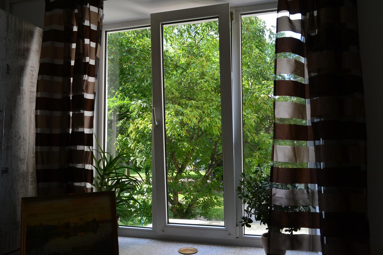 Art Apartment Ternopil Exterior photo