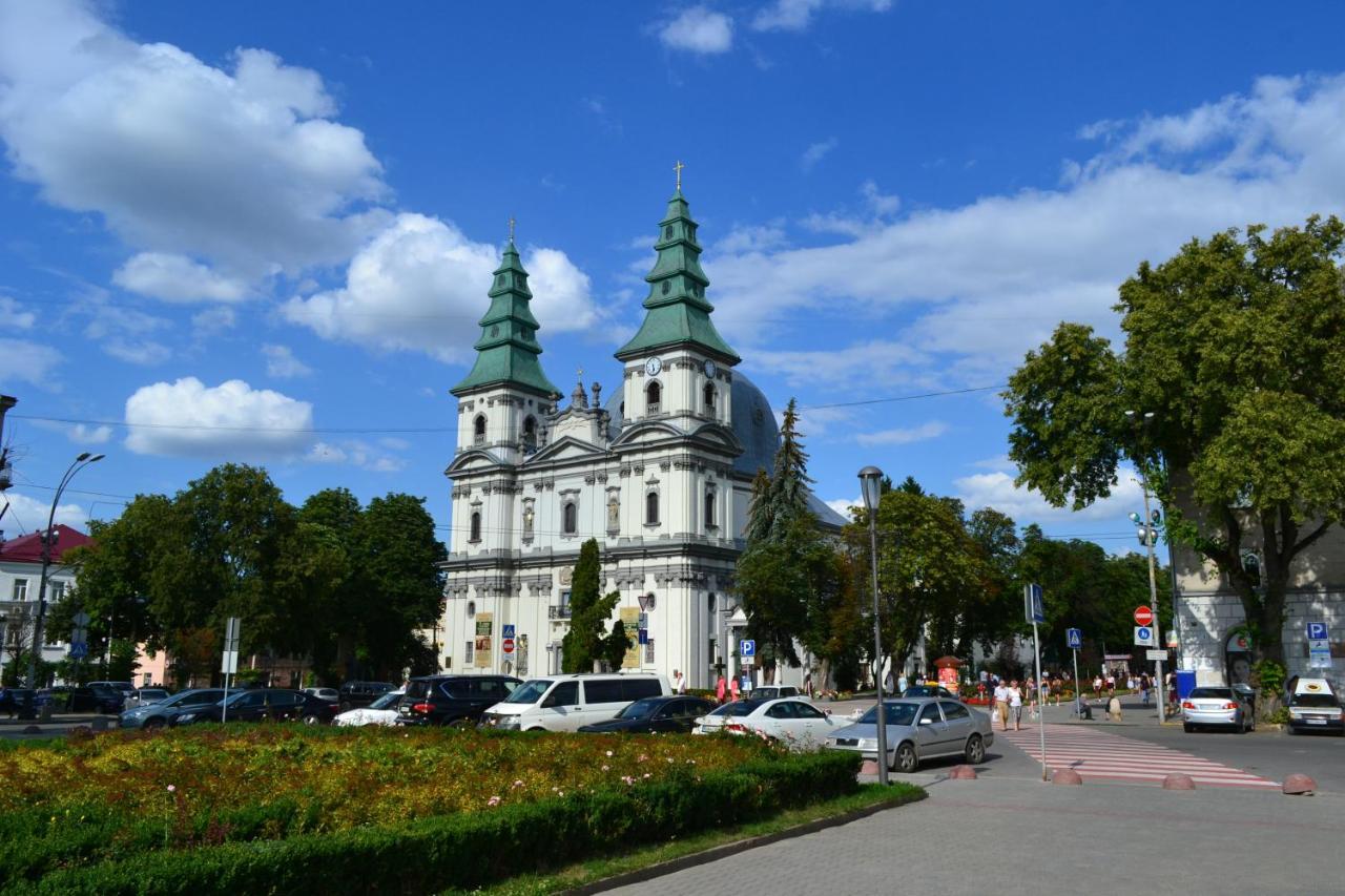 Art Apartment Ternopil Exterior photo