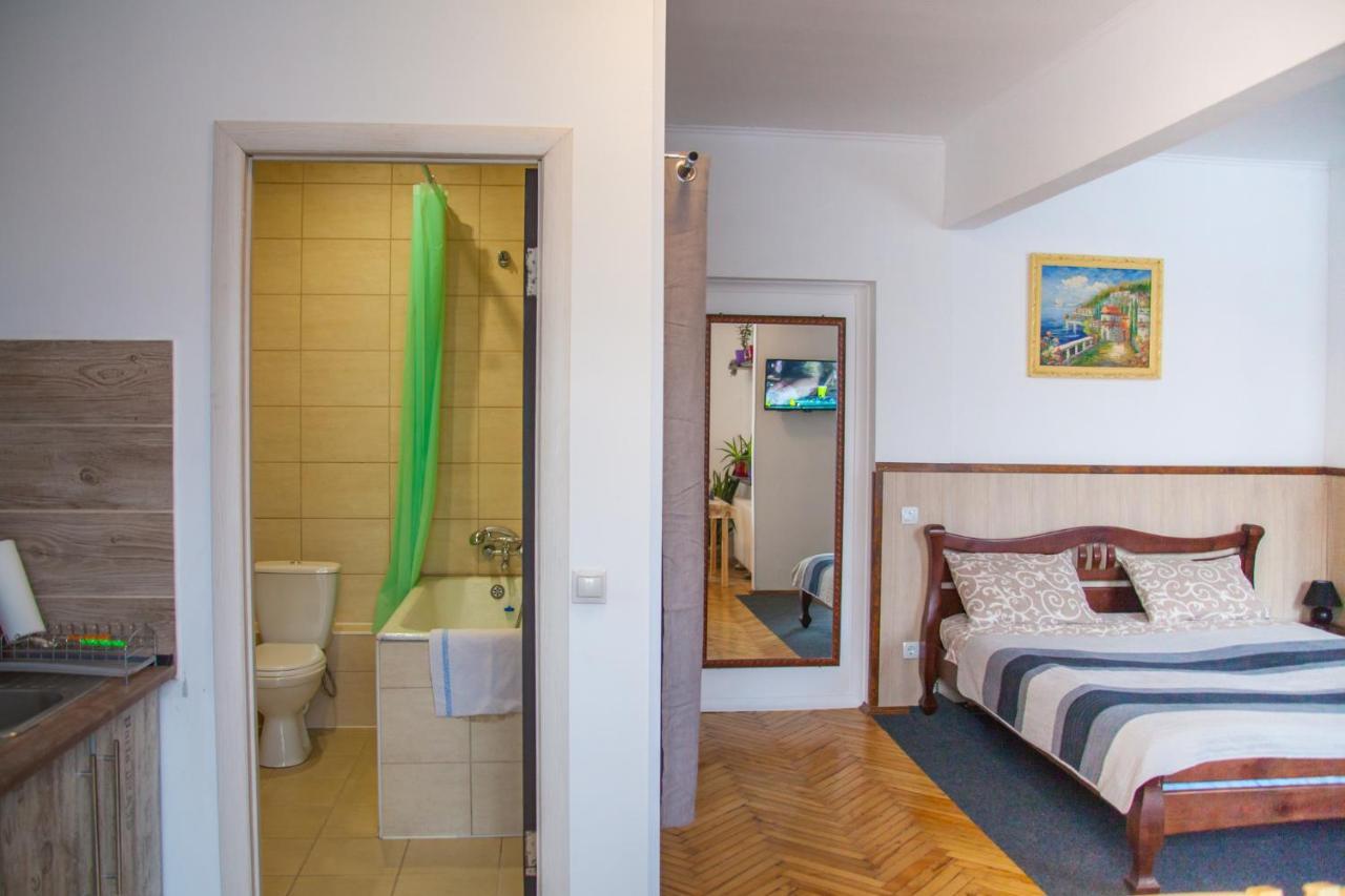 Art Apartment Ternopil Exterior photo